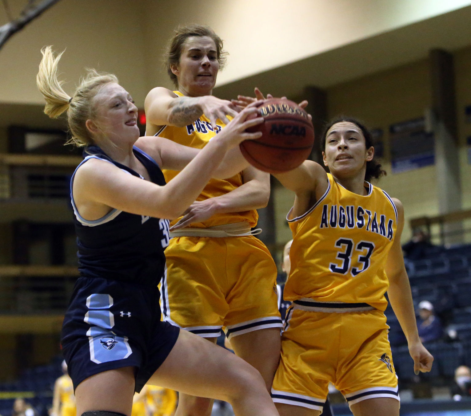 011222-qc-spt-augie women015.JPG